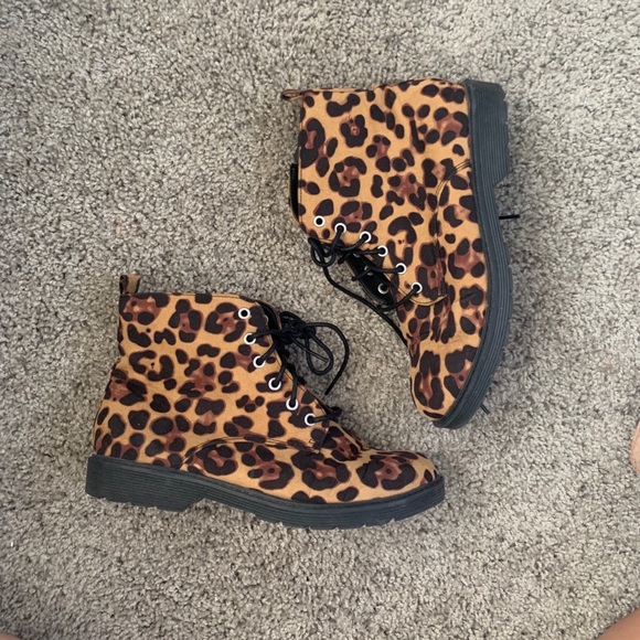 Shoes - Leopard print combat boots